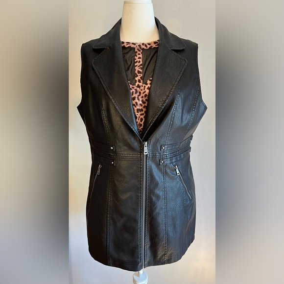 Faux leather and fur vest - Picture 2 of 5